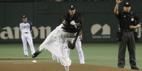 sadako-pitching