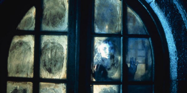TheDevilsBackbone-Still2